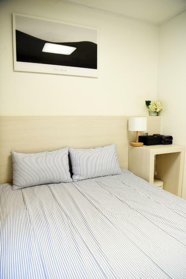 Jw Stay In Hongdae Seoul Exterior photo